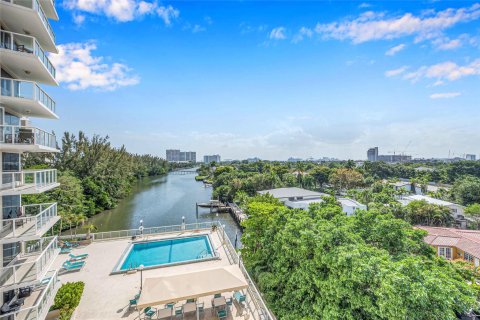 Condo in Fort Lauderdale, Florida, 1 bedroom  № 1014140 - photo 8