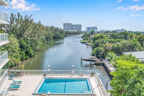 Condo in Fort Lauderdale, Florida, 1 bedroom  № 1014140 - photo 18