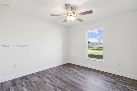 Villa ou maison à vendre à Cape Coral, Floride: 4 chambres, 164.16 m2 № 1360627 - photo 21