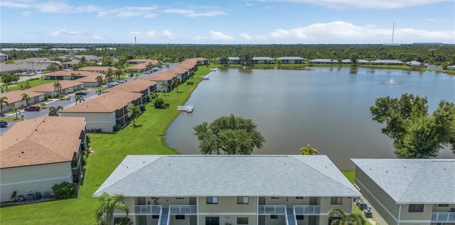 Condominio en Punta Gorda, Florida, 2 dormitorios  № 1338296