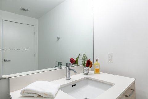 Condominio en venta en North Miami Beach, Florida, 3 dormitorios, 144.56 m2 № 732467 - foto 24
