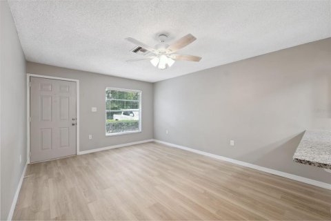 Copropriété à vendre à New Port Richey, Floride: 2 chambres, 76.64 m2 № 1315009 - photo 8