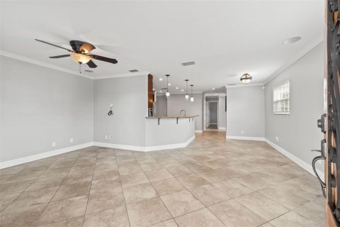 Villa ou maison à vendre à Tampa, Floride: 4 chambres, 172.8 m2 № 1314975 - photo 5