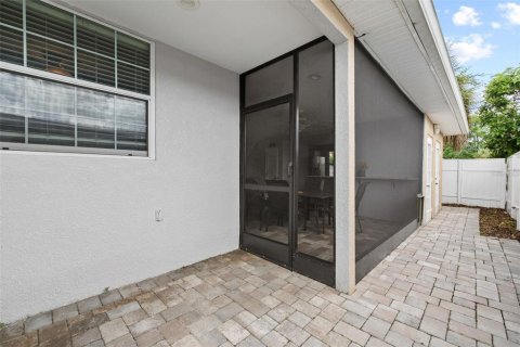 House in Tampa, Florida 4 bedrooms, 172.8 sq.m. № 1314975 - photo 26