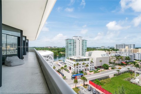 Condo in Miami Beach, Florida, 2 bedrooms  № 703144 - photo 15