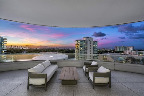 Condo in Miami Beach, Florida, 2 bedrooms  № 703144 - photo 26