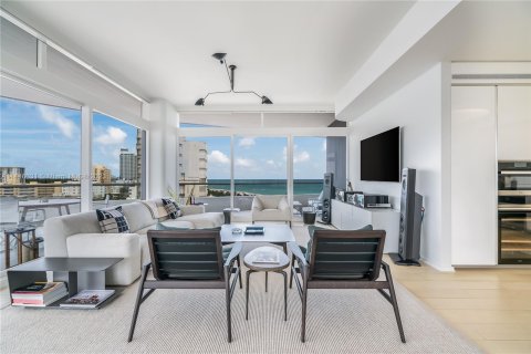 Condo in Miami Beach, Florida, 2 bedrooms  № 703144 - photo 3