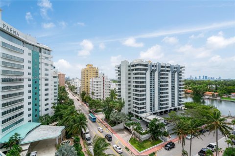 Condo in Miami Beach, Florida, 2 bedrooms  № 703144 - photo 18