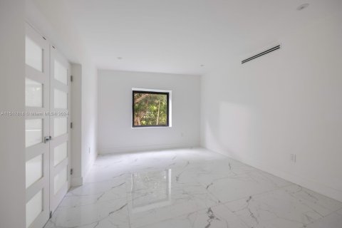 Casa en venta en North Miami, Florida, 3 dormitorios, 197.88 m2 № 958930 - foto 10