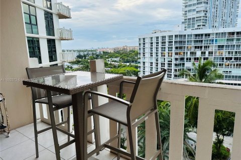 Condo in Key Biscayne, Florida, 1 bedroom  № 1316620 - photo 1