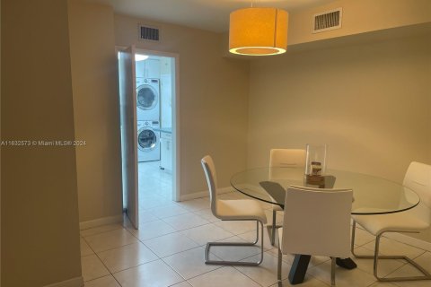 Condo in Key Biscayne, Florida, 1 bedroom  № 1316620 - photo 7