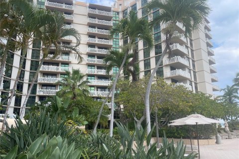 Condo in Key Biscayne, Florida, 1 bedroom  № 1316620 - photo 15