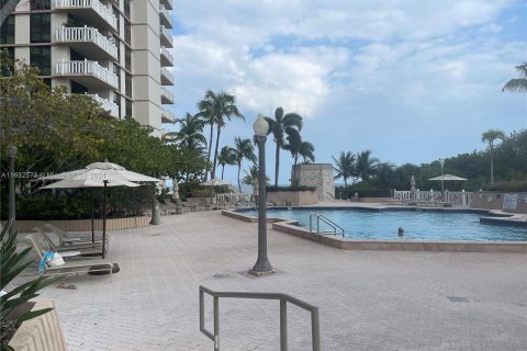 Condo in Key Biscayne, Florida, 1 bedroom  № 1316620 - photo 16