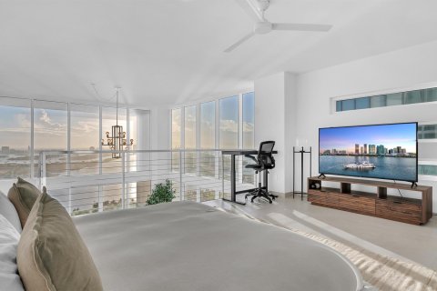 Condo in Miami, Florida, 2 bedrooms  № 815437 - photo 8