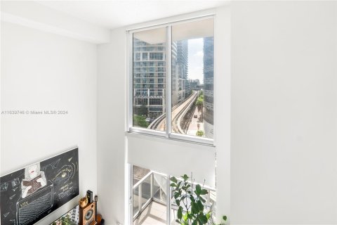 Condo in Miami, Florida, 1 bedroom  № 1389560 - photo 18