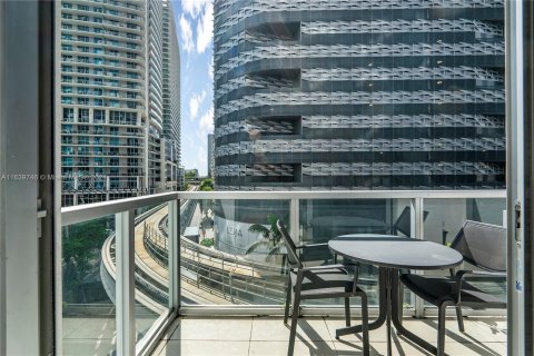 Condo in Miami, Florida, 1 bedroom  № 1389560 - photo 22