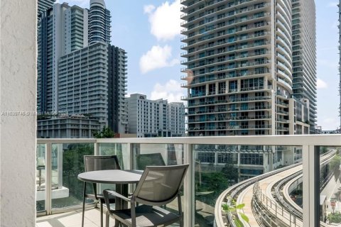 Condo in Miami, Florida, 1 bedroom  № 1389560 - photo 25