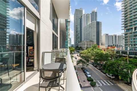 Condo in Miami, Florida, 1 bedroom  № 1389560 - photo 23