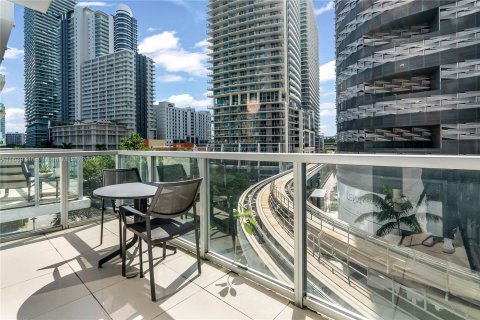 Condo in Miami, Florida, 1 bedroom  № 1389560 - photo 24