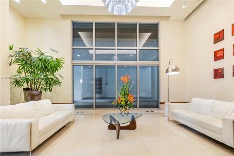 Condo in Miami, Florida, 1 bedroom  № 1389560 - photo 26