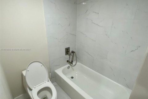 Copropriété à vendre à Aventura, Floride: 2 chambres, 121.98 m2 № 1406295 - photo 9