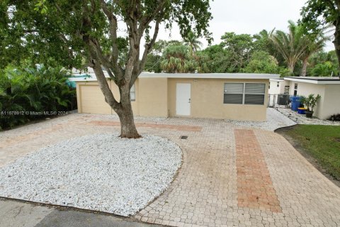 Propiedad comercial en venta en Lantana, Florida № 1406296 - foto 2