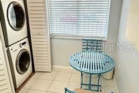 Condo in Port Richey, Florida, 2 bedrooms  № 1165894 - photo 15