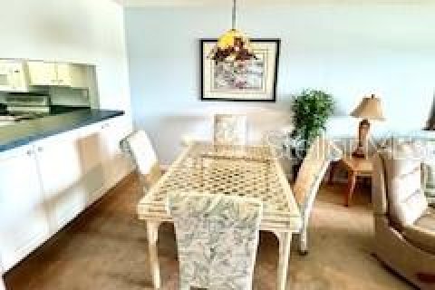 Condo in Port Richey, Florida, 2 bedrooms  № 1165894 - photo 9