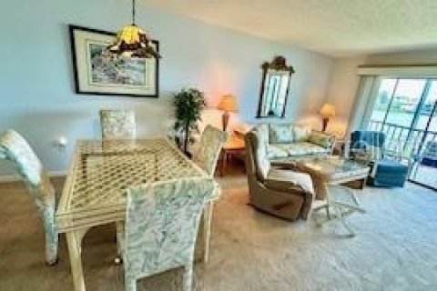 Condo in Port Richey, Florida, 2 bedrooms  № 1165894 - photo 8