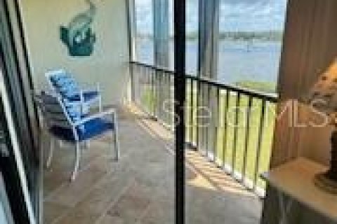 Condo in Port Richey, Florida, 2 bedrooms  № 1165894 - photo 2