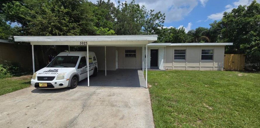 House in Orlando, Florida 3 bedrooms, 110.46 sq.m. № 1346284