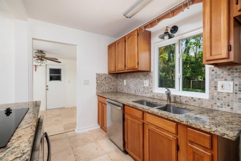 Casa en venta en Saint Petersburg, Florida, 2 dormitorios, 89 m2 № 1342634 - foto 14