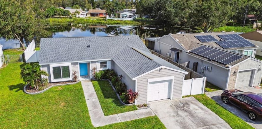 Villa ou maison à Tampa, Floride 3 chambres, 123.37 m2 № 1404835