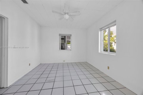 Commercial property in Miami, Florida 208.01 sq.m. № 1421628 - photo 14