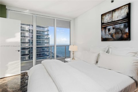 Condominio en venta en Hallandale Beach, Florida, 2 dormitorios, 135.45 m2 № 942295 - foto 13
