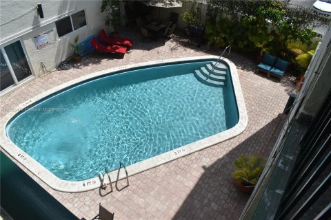 House in Miami Beach, Florida 1 bedroom № 1351712 - photo 9