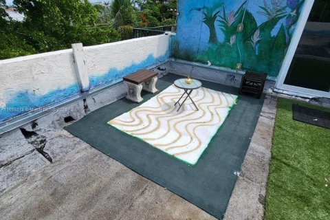 House in Miami Beach, Florida 1 bedroom № 1351712 - photo 2