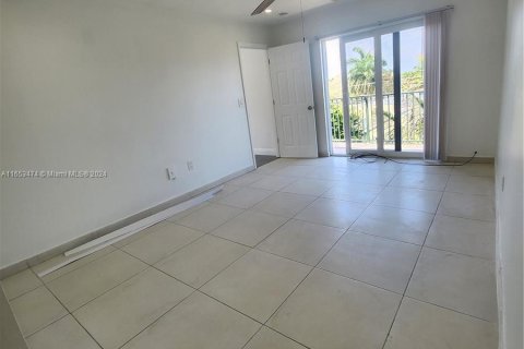 House in Miami Beach, Florida 1 bedroom № 1351712 - photo 10