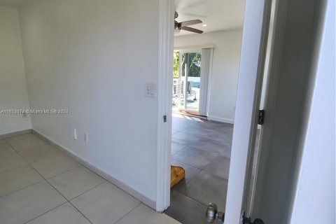 House in Miami Beach, Florida 1 bedroom № 1351712 - photo 14