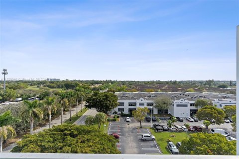 Commercial property in Doral, Florida № 1006836 - photo 11