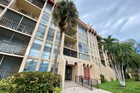 Copropriété à vendre à Hallandale Beach, Floride: 1 chambre, 74.32 m2 № 1160172 - photo 18