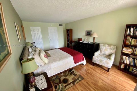 Condo in Hallandale Beach, Florida, 1 bedroom  № 1160172 - photo 8