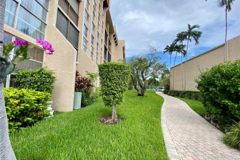 Copropriété à vendre à Hallandale Beach, Floride: 1 chambre, 74.32 m2 № 1160172 - photo 14