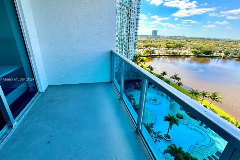 Condo in Sunrise, Florida, 2 bedrooms  № 1235887 - photo 11