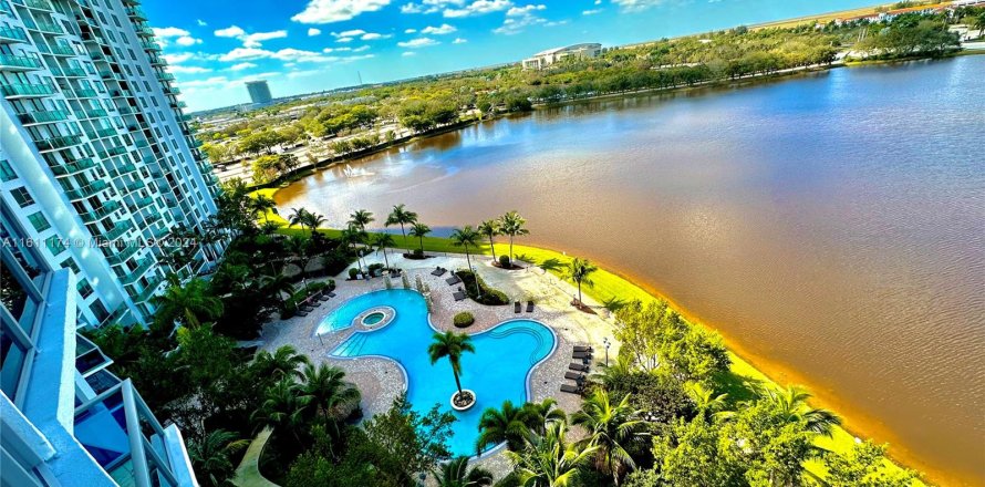 Condo in Sunrise, Florida, 2 bedrooms  № 1235887