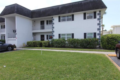 Condo in Bradenton, Florida, 1 bedroom  № 1412751 - photo 1