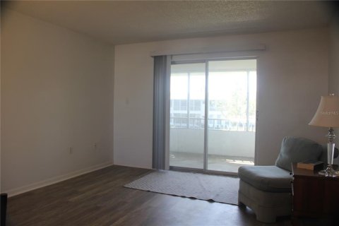 Condo in Bradenton, Florida, 1 bedroom  № 1412751 - photo 5