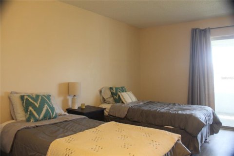 Condo in Bradenton, Florida, 1 bedroom  № 1412751 - photo 7