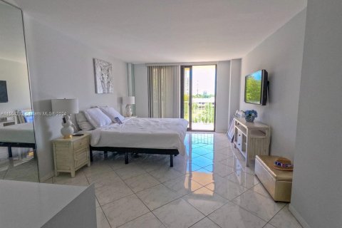 Copropriété à vendre à Sunny Isles Beach, Floride: 2 chambres, 115.2 m2 № 1078090 - photo 8