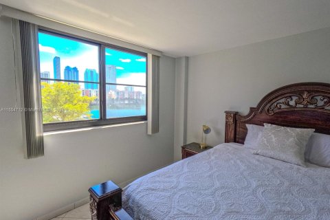 Copropriété à vendre à Sunny Isles Beach, Floride: 2 chambres, 115.2 m2 № 1078090 - photo 18